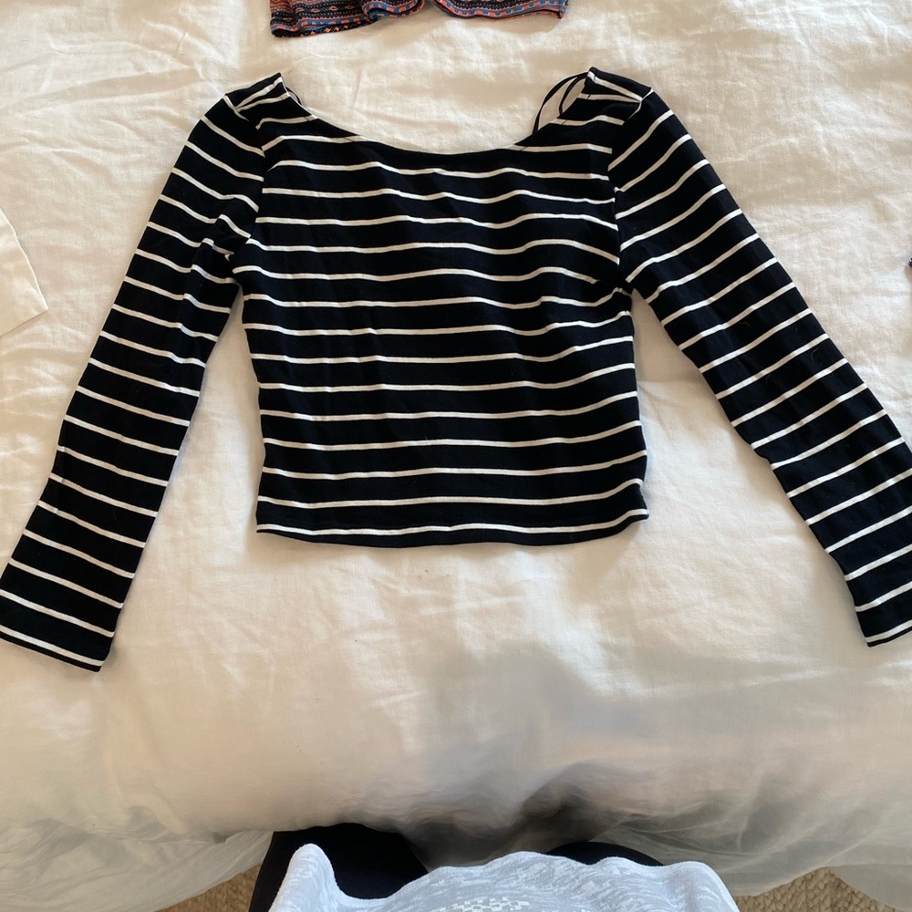 Forever 21 long sleeve crop top NWT